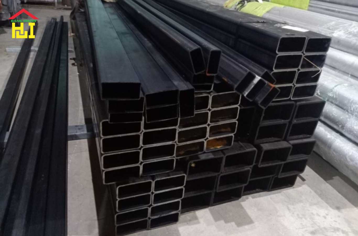 Thành phần hóa học và cơ tính của thép hộp 150x300
