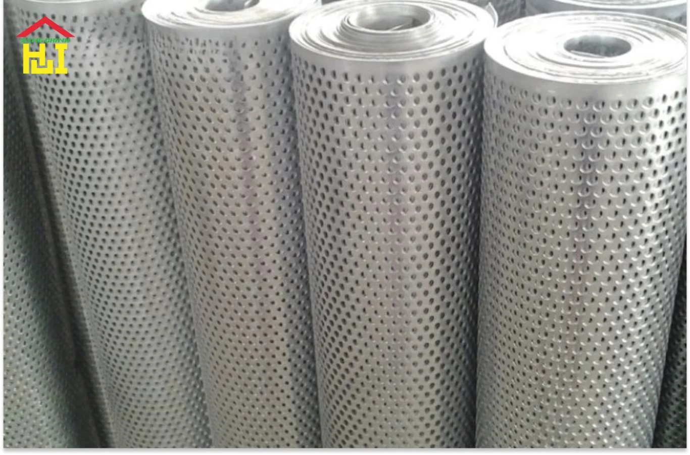 Tôn lỗ mạ kẽm 12 Những ưu điểm nổi bật của tôn lỗ mạ kẽm