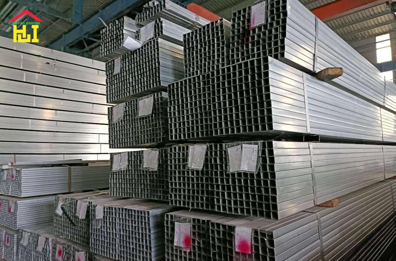 Phân loại thép hộp 250x250