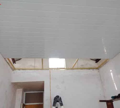 Giá tôn bắn trần nhà