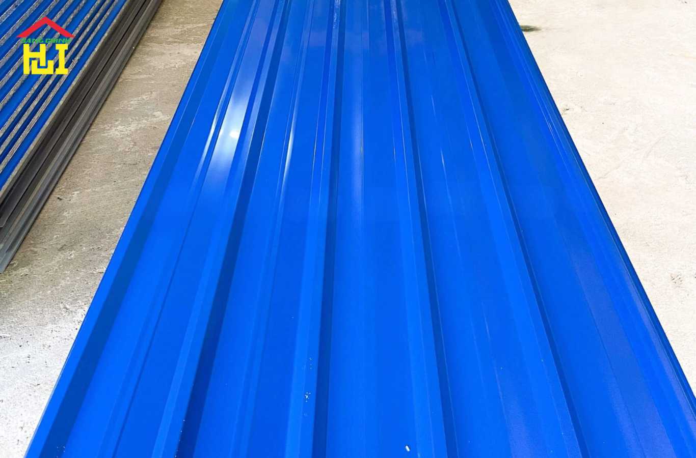 Những điều cần lưu ý khi chọn mua tôn 6 sóng