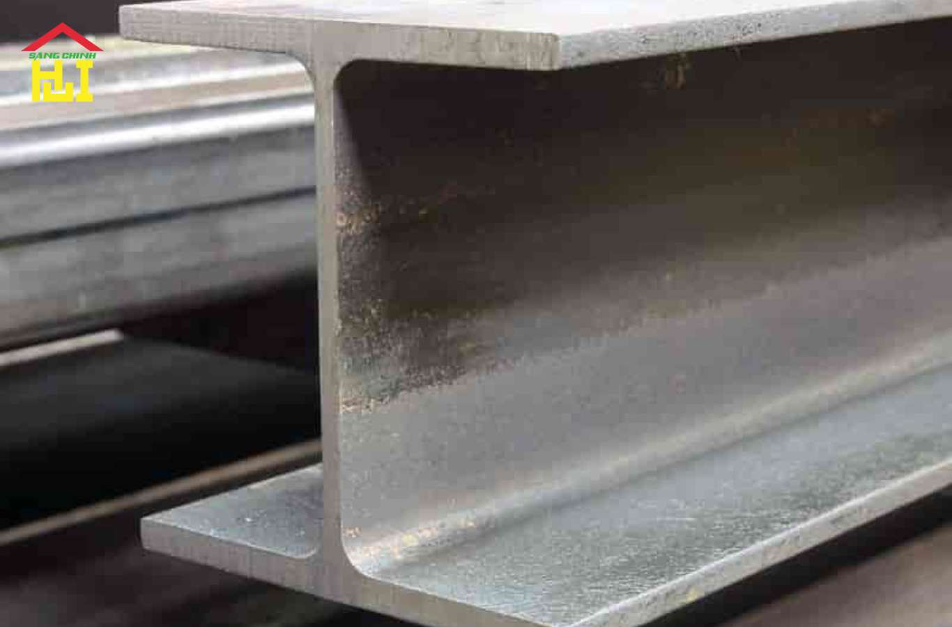 Thép hình I700 x 300 x 13 x 24 x 12m