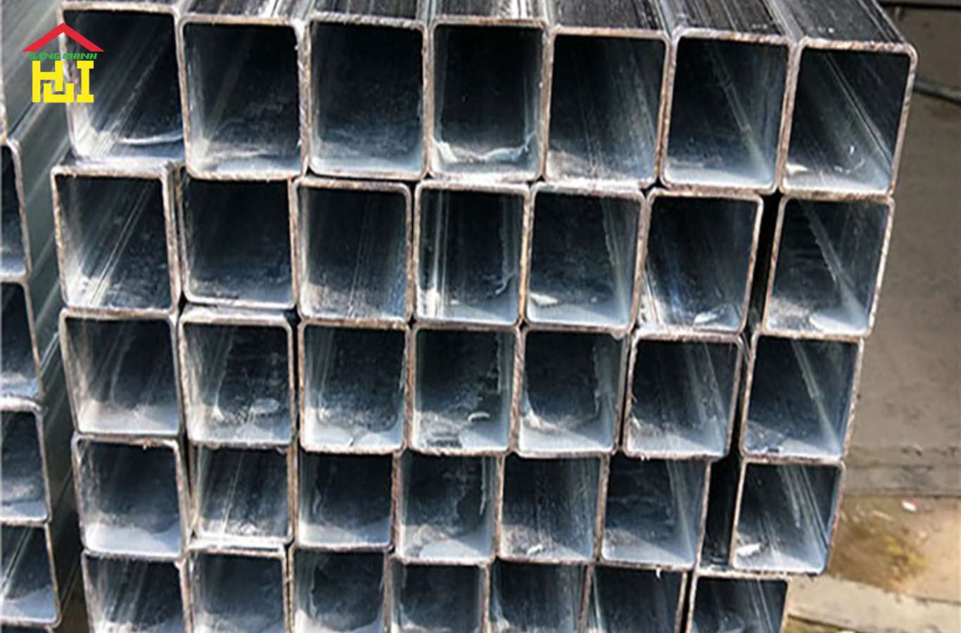 Thép hộp 150×150 là loại thép hộp vuông với kích thước mỗi cạnh là 150mm.