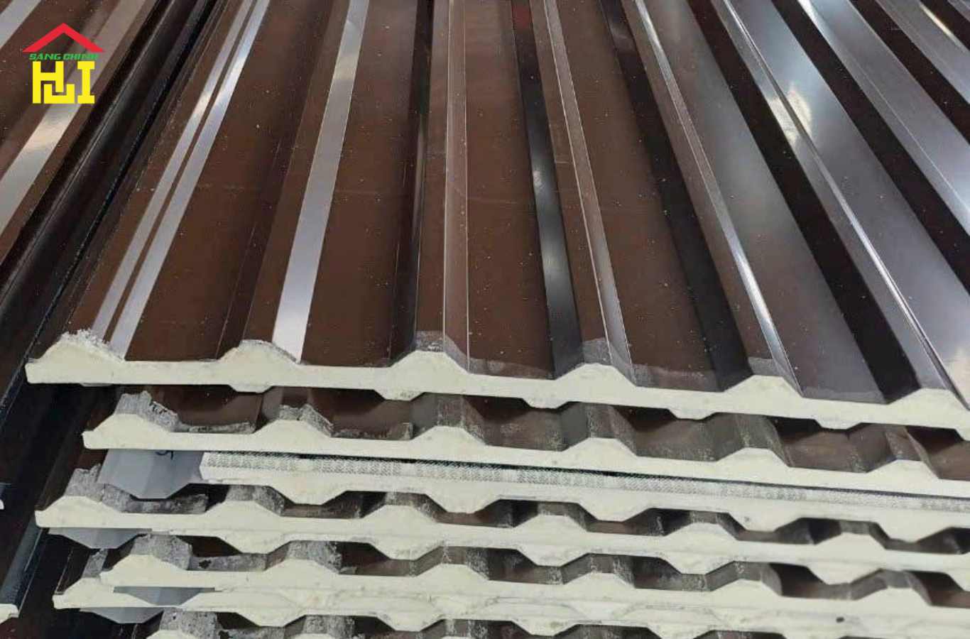 Ưu điểm nổi bật của tôn PU