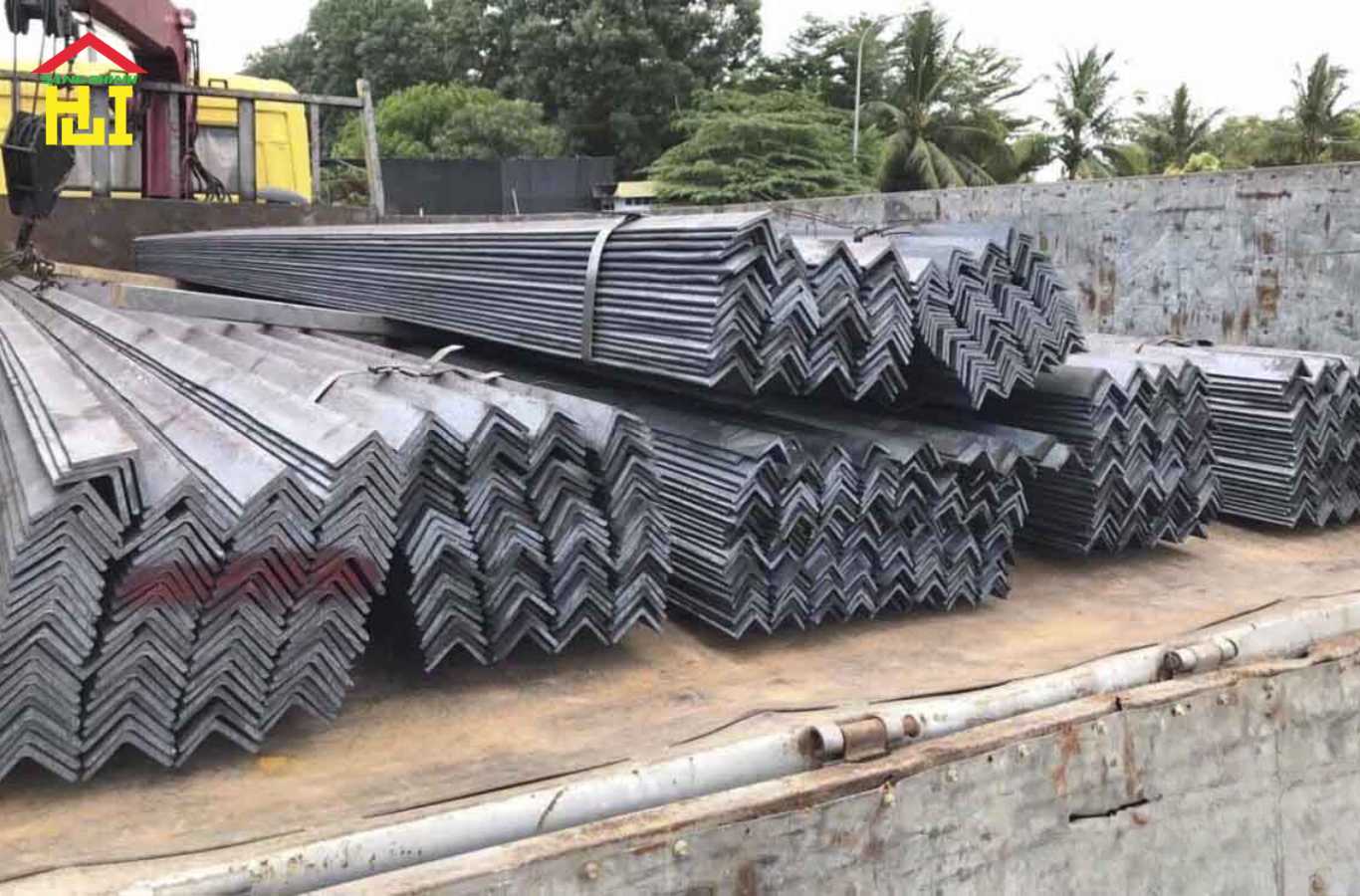 Ứng dụng của sắt V100 theo độ dày và trọng lượng