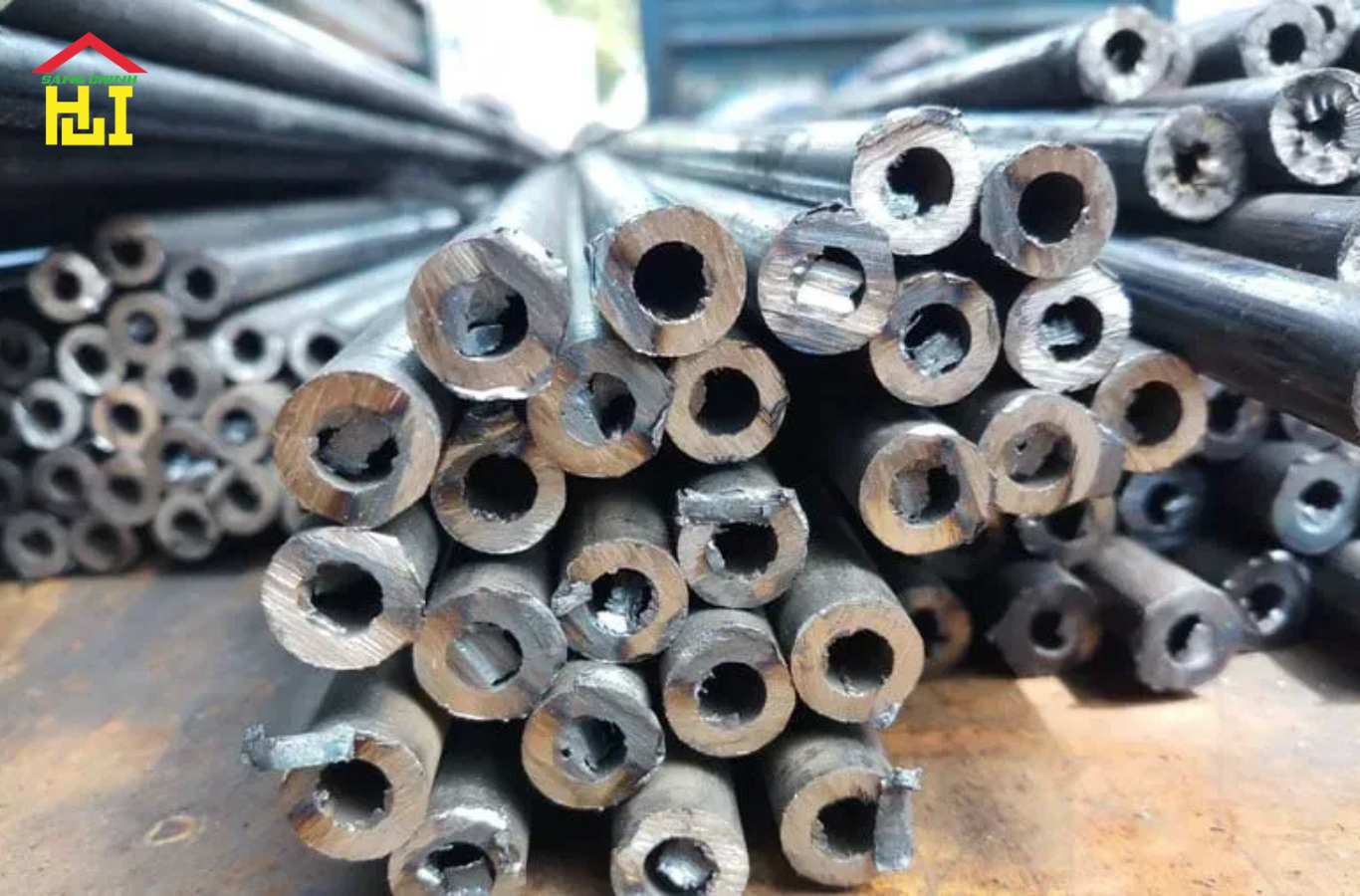 Thép ống đúc phi 34 được sử dụng rộng rãi trong nhiều lĩnh vực công nghiệp và dân dụng. 