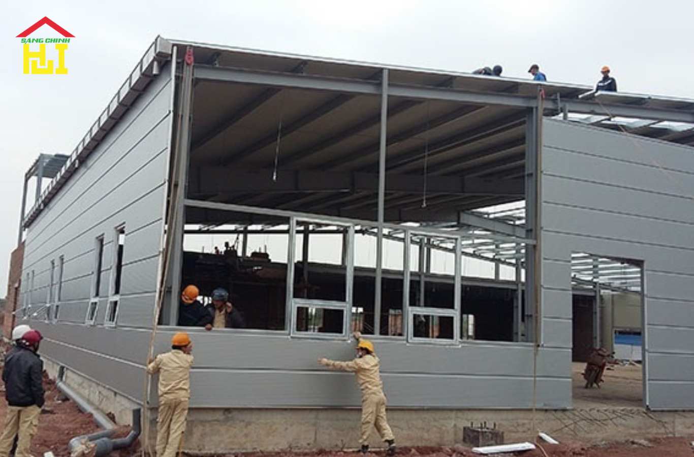 Ứng dụng thực tế của tôn 2 mặt